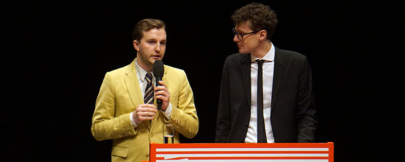 Das Intendantenduo Peter Schernhuber und Sebastian Höglinger bei der Eröffnung der 21. Diagonale in der Franz-List-Halle in Graz.