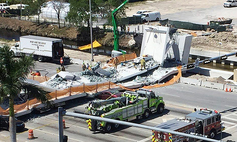© AP/The Miami Herald/Roberto Koltun Eingestürzte Brücke