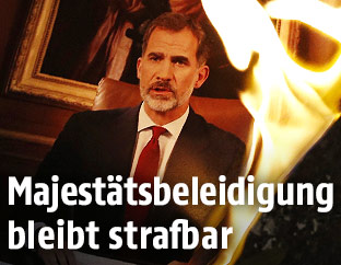 Brennendes Foto von Spaniens König Felipe VI.