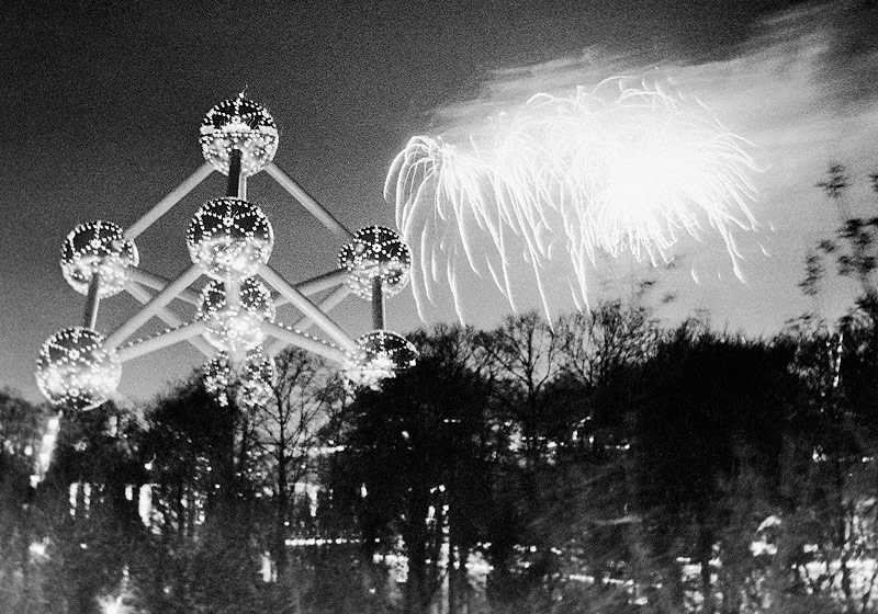 © AP Feuerwerk zur Eröffnung der Weltausstellung 1958 in Brüssel