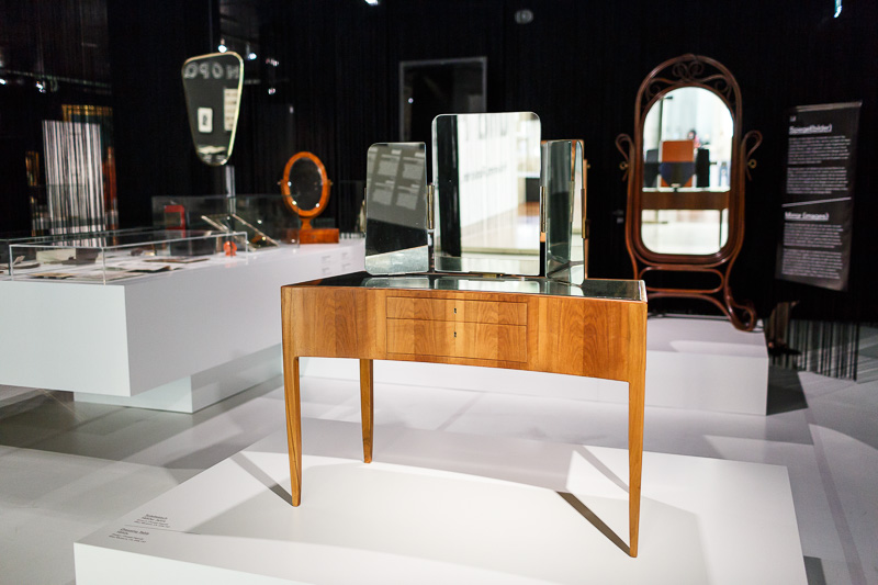 Ausstellungsansicht von "Mit Haut und Haar" im Wien Museum