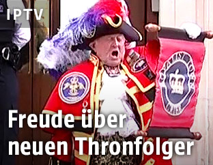 Stadtschreier verkündet Geburt