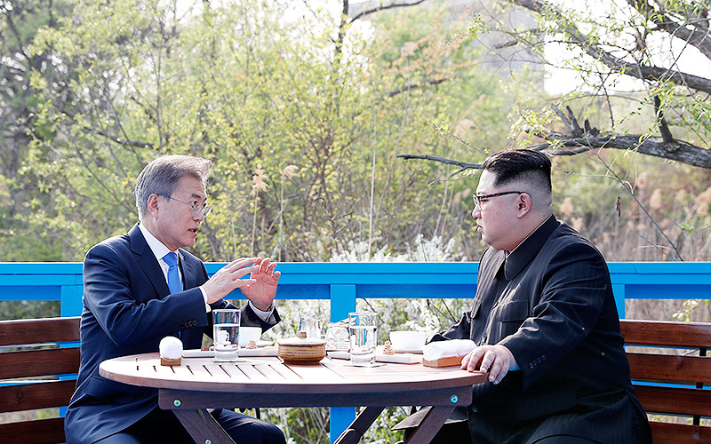 © APA/AFP/Korea Summit Press Kim Jong Un und Moon Jae-in