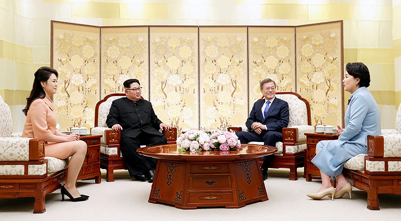 © Reuters/Korea Summit Press Pool Kim Jong Un und Moon Jae-in