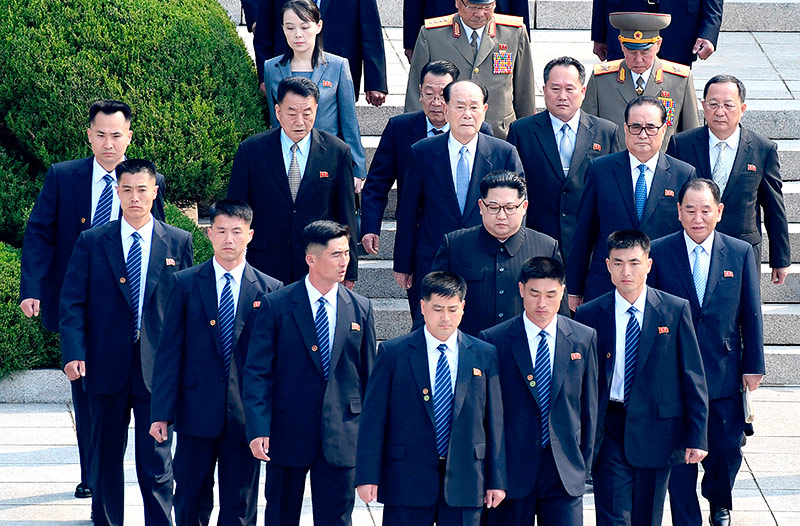 © AP/Korea Summit Press Pool Kim Jong Un und Moon Jae-in