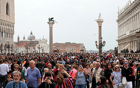 © Reuters/Manuel Silvestri Markusplatz