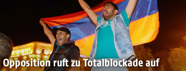 Anh&auml;nger des Oppositionsf&uuml;hrers Nikol Paschinjan