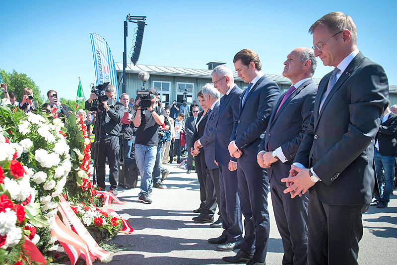© APA/Bundesheer/Carina Karlovits Bundespräsident Alexander Van der Bellen, Bundeskanzler Sebastian Kurz (ÖVP), Nationalratspräsident Wolfgang Sobotka (ÖVP) und Oberösterreichs Landeshauptmann Thomas Stelzer (ÖVP)