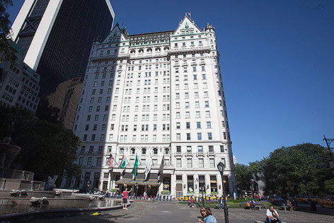 © Reuters/Carlo Allegri Plaza Hotel in New York
