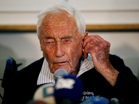 Der 104-jährige Australier David Goodall während einer Pressekonferenz