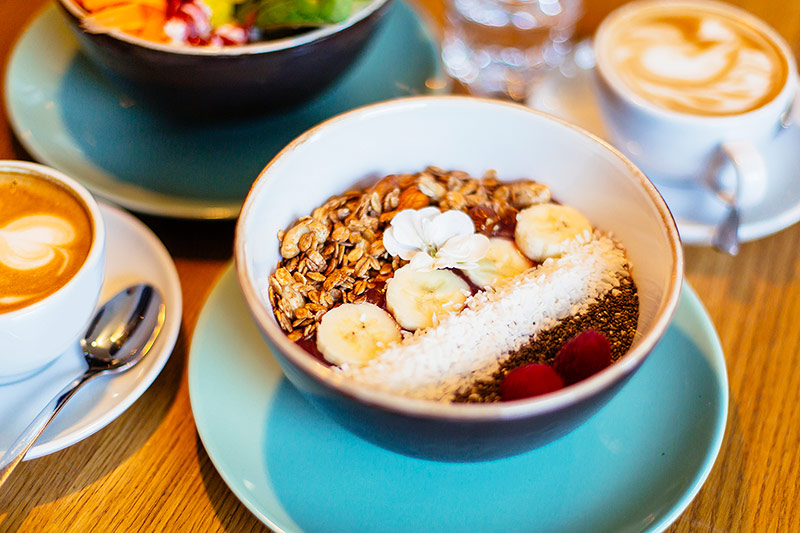 © Getty Images/Alexander Spatari Acai Bowl