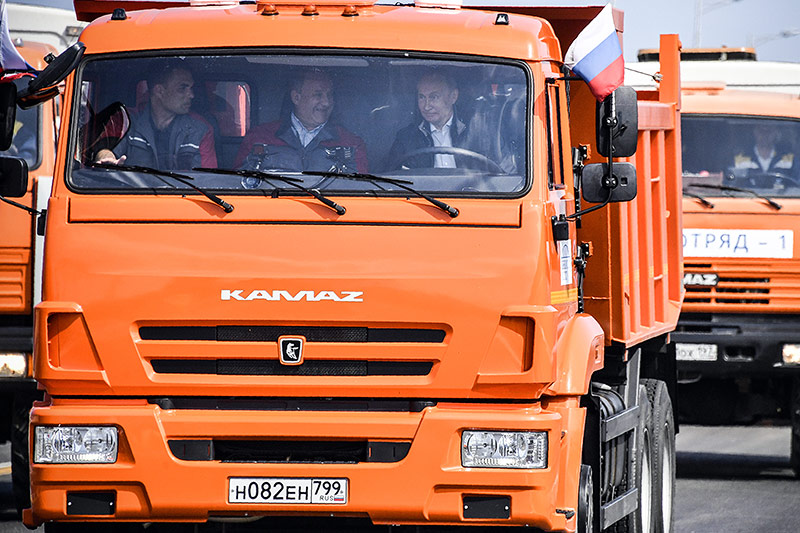 © APA/AFP/Alexander Nemenov Präsident Putin eröffnet eine Brücke