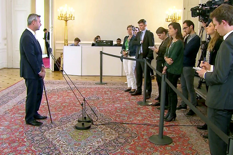 © ORF Verkehrsminister Norbert Hofer (FPÖ) vor Journalisten