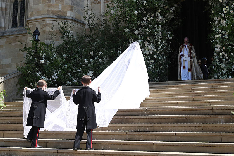 © APA/AFP/Brian Lawless Meghan Markle beim Einzug in die Kirche