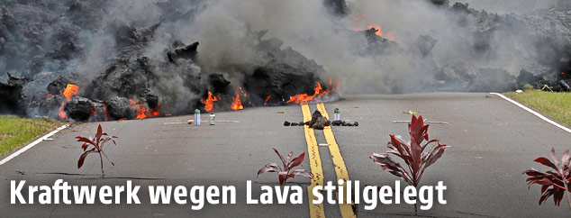Lava auf einer Stra&szlig;e