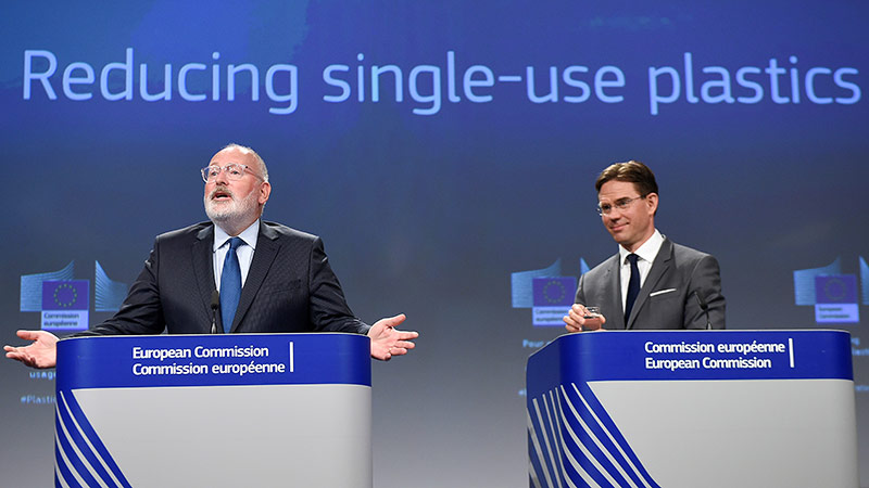 © APA/AFP/John Thys Frans Timmermans und Jyrki Katainen