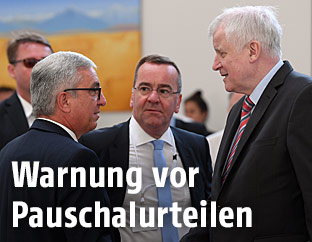 Roger Lewentz, Boris Pistorius und Horst Seehofer beim Innenministertreffen in Deutschland
