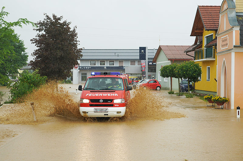 © APA/LFV/Franz Fink Überflutete Straße