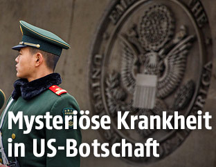 Polizist vor der US-Botschaft in Beijing