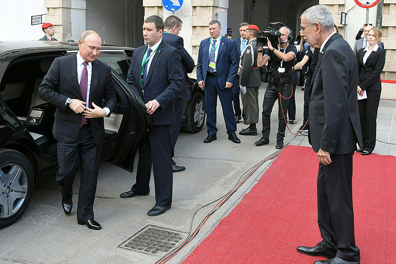 © APA/Roland Schlager Der russische Präsident Wladimir Putin und Bundespräsident Alexander Van der Bellen