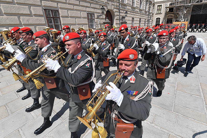 © APA/Roland Schlager Bundesheerparade vor der Hofburg