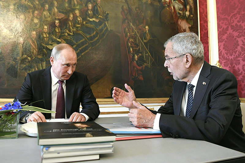 © APA/Hans Klaus Techt Der russische Präsident Wladimir Putin und Bundespräsident Alexander Van der Bellen