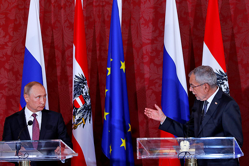 © Reuters/Leonhard Foeger Der russische Präsident Wladimir Putin und Bundespräsident Alexander Van der Bellen