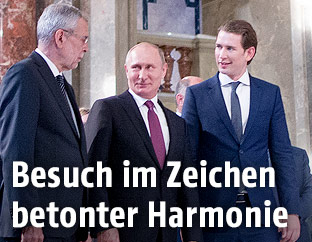 Bundespräsident Alexander Van der Bellen, Russlands Präsident Wladimir Putin und Bundeskanzler Sebastian Kurz im Foyer des Kunsthistorischen Museums