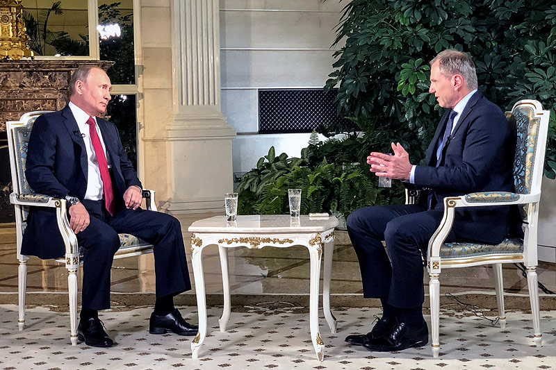 © ORF/Daniel Hack Russlands Präsident Wladimir Putin im Interview mit Armin Wolf