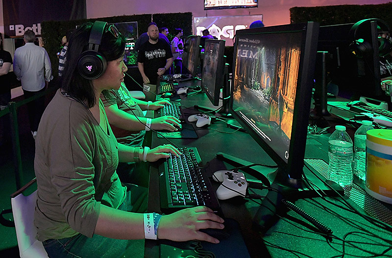 © APA/AFP/Getty Images/Charley Gallay Spielerin auf der Spielemesse