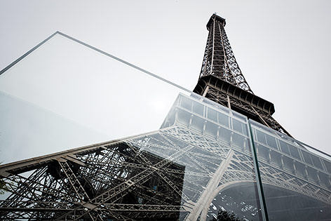 © APA/AFP/Philippe Lopez Eiffelturm hinter Panzerglas