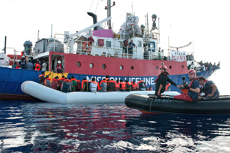 © AP/Mission Lifeline/Hermine Poschmann Deutsches Rettungsschiff Lifeline