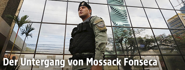 Polizist in Panama vor Mossack-Fonseca-B&uuml;rogeb&auml;ude