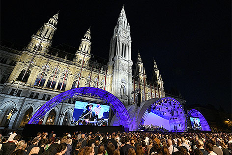 © APA/Hans Punz Eröffnung der Wiener Festwochen am Rathausplatz