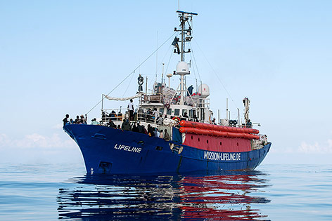 das deutsche Rettungsschiff "Lifeline"