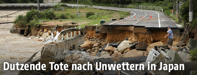 Zerstörung nach Unwettern in Japan