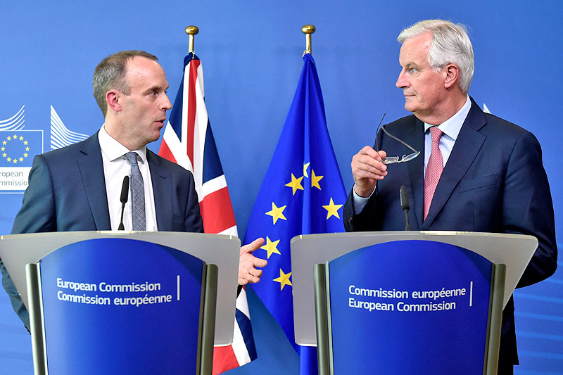 © APA/AFP/John Thys Der neue britische „Brexit“-Minister Dominic Raab und EU-Chefverhandler Michel Barnier