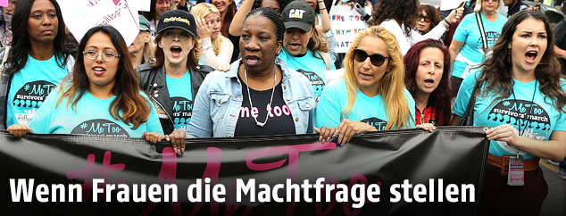 Teilnehmerinnen an einem #metoo-Protestmarsch