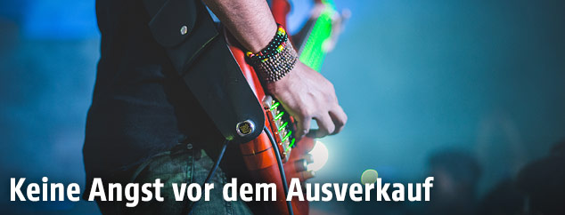 Gitarrist auf der Bühne