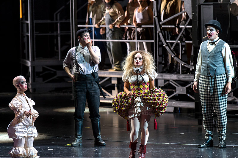 © Salzburger Festspiele/Ruth Walz Szene aus "Die Zauberflöte"