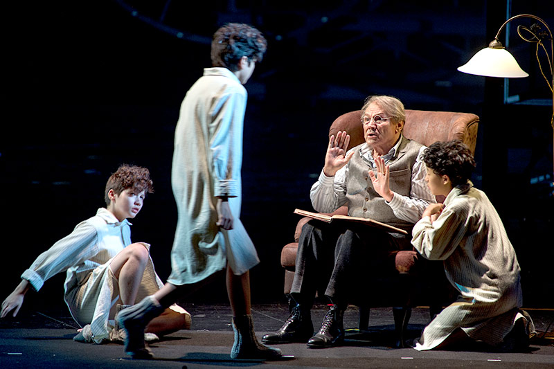 © Salzburger Festspiele/Ruth Walz Szene aus "Die Zauberflöte"