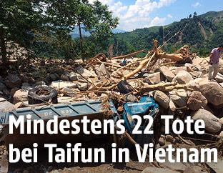 Zerstörter Ort nach einem Taifun