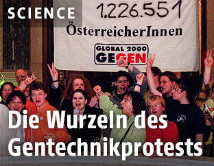 Besucher des Gentechnik-Volksbegehrenfests, 1997