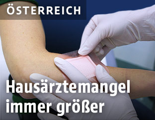 &Auml;rztin mit Patientin