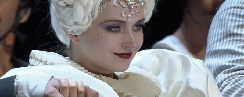 Bild der Sängerin Emma Posman bei der Aufführung der Zauberflöte am Samstag