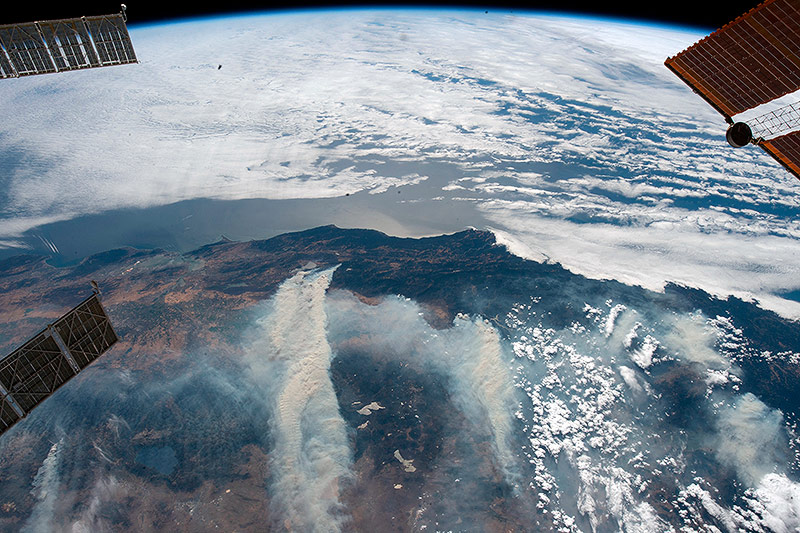 © AP/NASA/Ricky Arnold Waldbrände aus dem Weltall