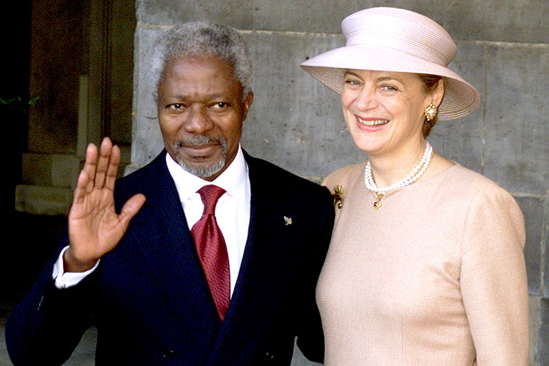 © Reuters/Paul Vreeker UNO-Generalsekretär Kofi Annan und seine Frau Nane