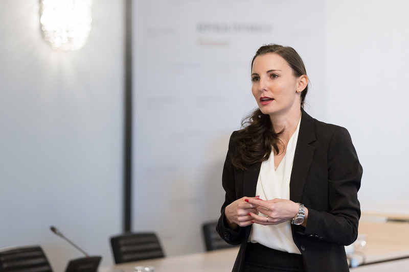 © ORF.at/Roland Winkler Mag. Julia Martos (Koordination Untersuchungsausschüsse)