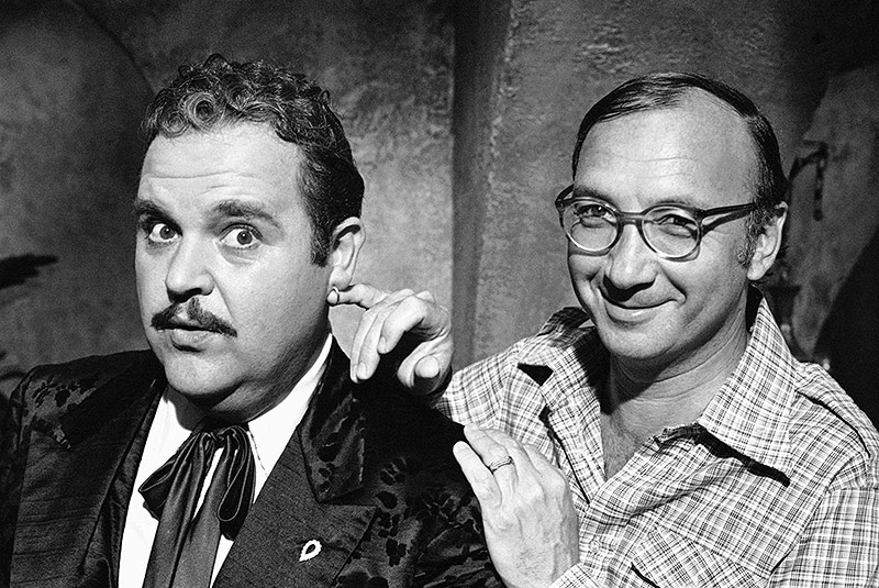 © AP Neil Simon und Dom DeLuise im Jahr 1977