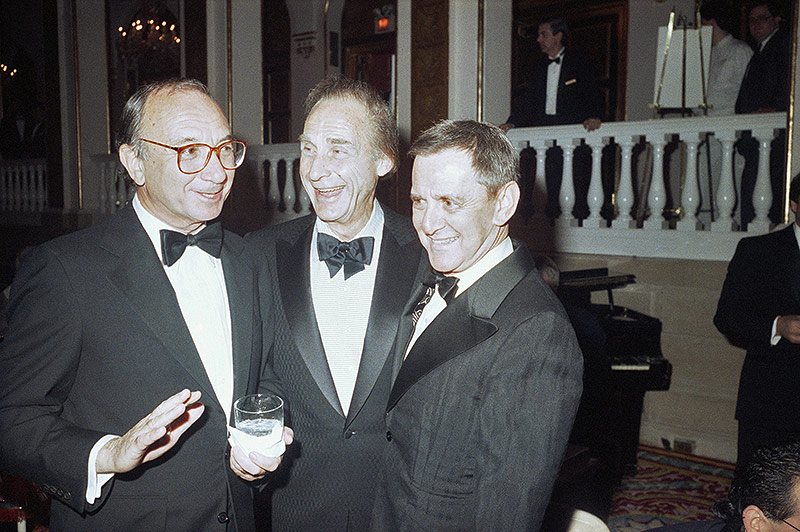 © AP/Frankie Ziths Neil Simons, Sid Caesar und Tony Randall im Jahr 1990
